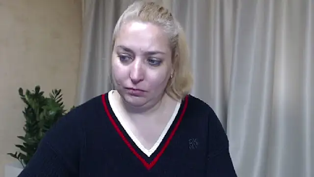 sweetpussy13 webcam