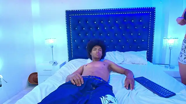 Cristal_and_luke webcam
