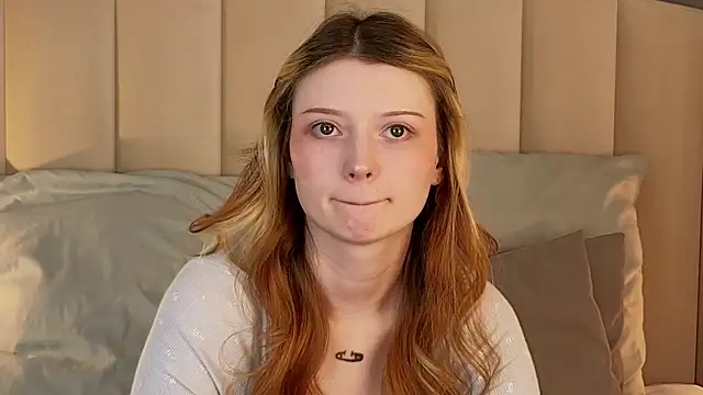 AlyssFrost webcam
