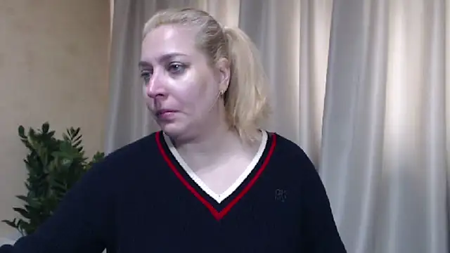 sweetpussy13 webcam