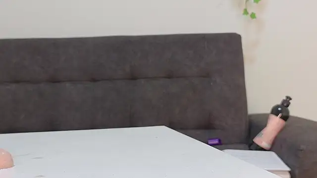 RiriiBrunette__ webcam