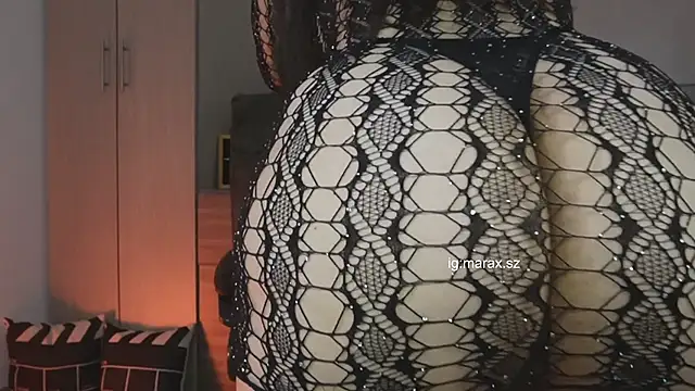 Mara_HugeAss webcam
