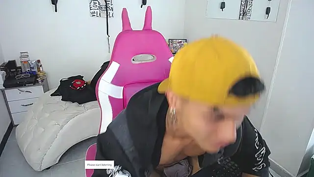 Leonard_Price webcam