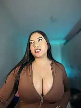 cami_ortiz__ webcam