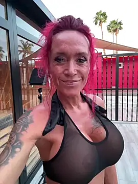 hotmilfhamburg1 (Ask my age) - Dicke Titten einölen + Cum Countdown