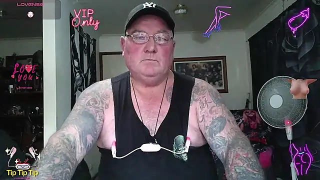 KINKYBLUEYES69 webcam