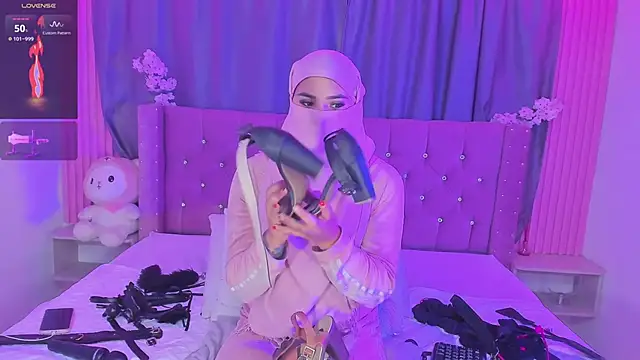 Nayla-Mouna webcam