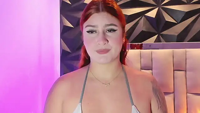 megan_whitee__ webcam