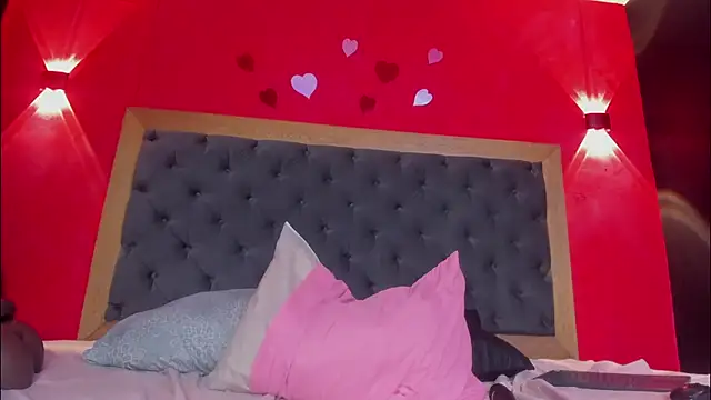 YayaHilton webcam