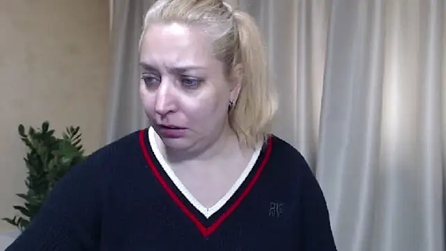 sweetpussy13 webcam