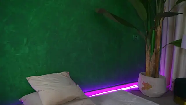 FoxieJullia webcam
