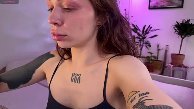 Damsel__ webcam