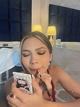 EmmaJhoons webcam