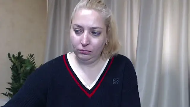 sweetpussy13 webcam