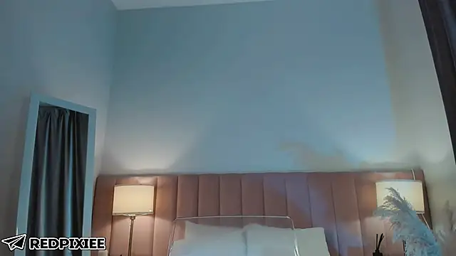 omgsexxxypixie webcam