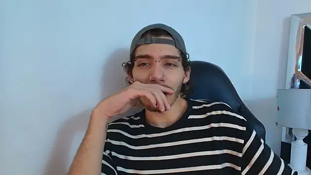 JojoBraando webcam