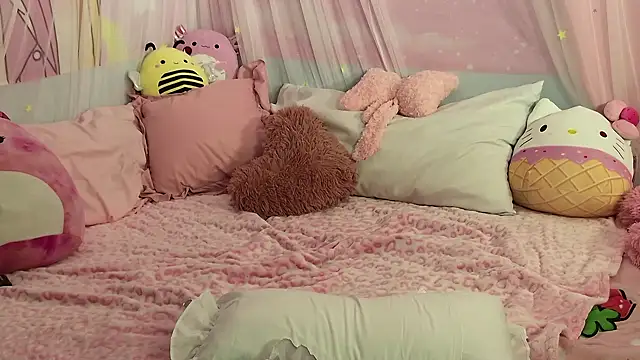 mia_hart webcam
