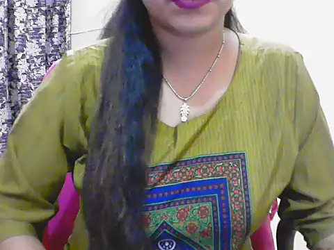 LovingPihu webcam