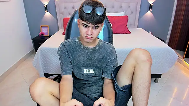 Tommy18__ webcam