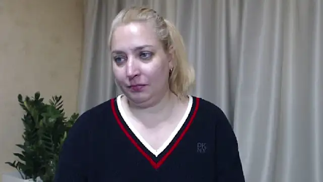 sweetpussy13 webcam