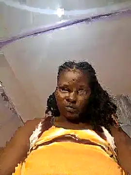 TrishaKalid webcam