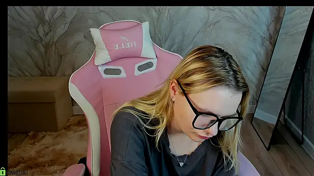 Adriana_Sweett webcam