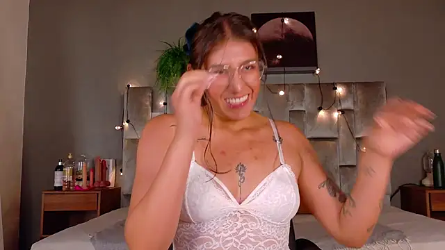LiaaMoretti__ webcam