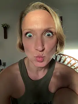 UmaTruewoman webcam