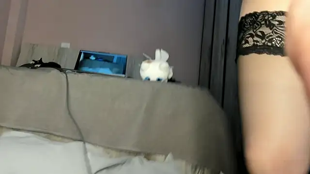 emy_lovee webcam