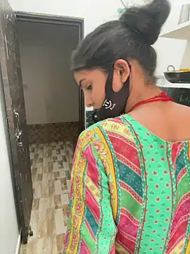 Webcam Model (Pooja_Love143) is live