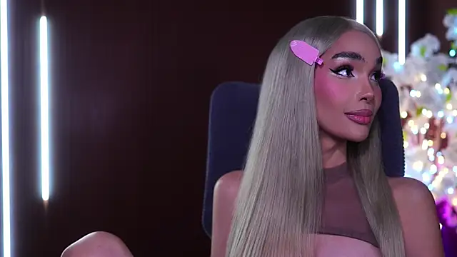 xxforyoureyesonlyxx webcam