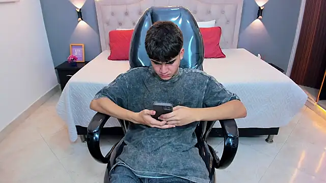 Tommy18__ live sex cam
