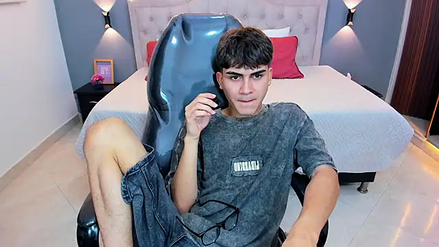 Tommy18__ webcam