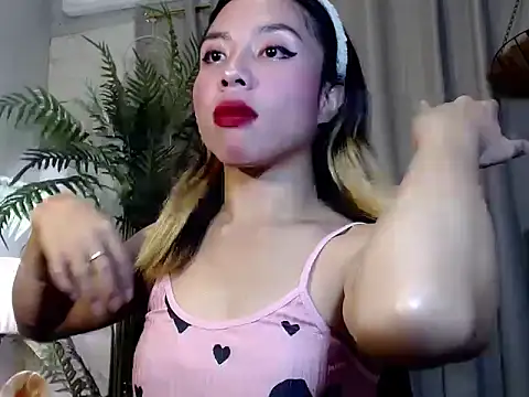 AsianTrixxx webcam