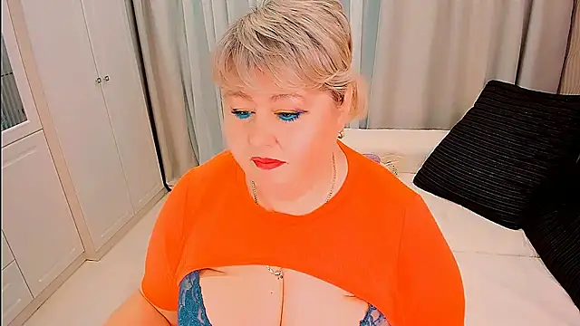 BIGTITSBBW webcam
