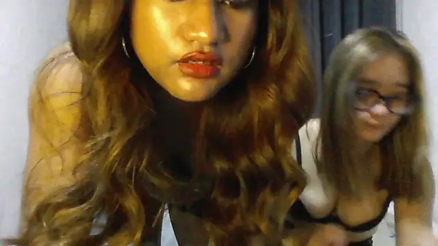 Elysia_Fox webcam