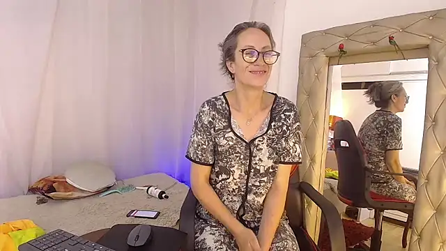 laurasofia45 webcam
