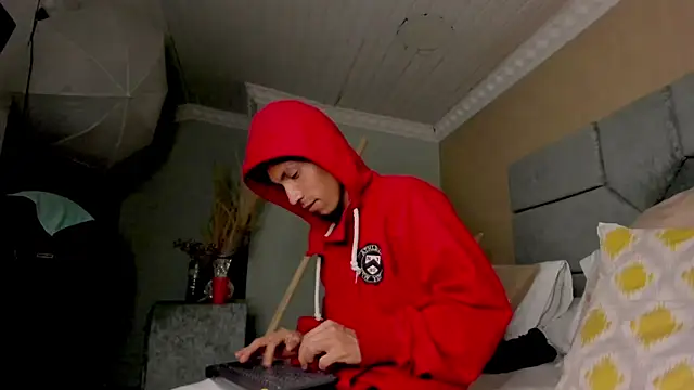 NoaahTylor webcam