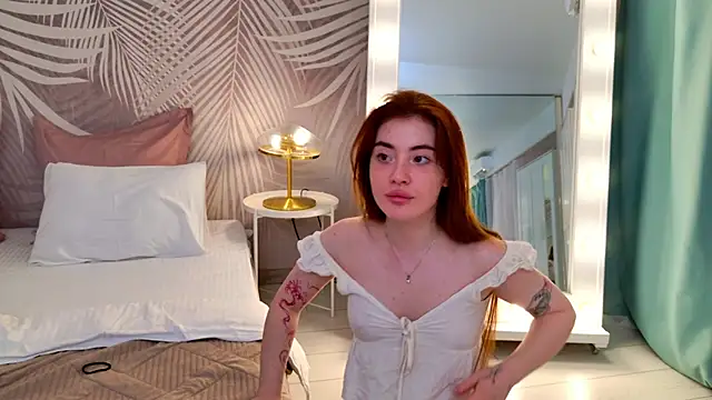 Emily_Less webcam