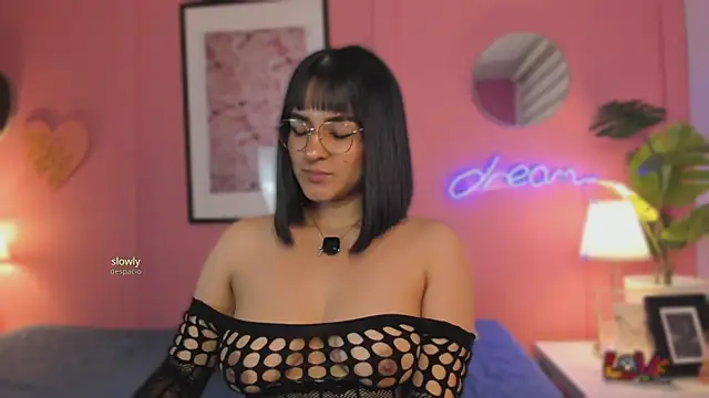 SoySaraa webcam