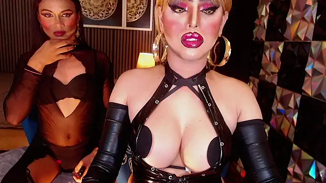 BigCockLatinaTS webcam