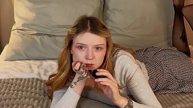 AlyssFrost webcam