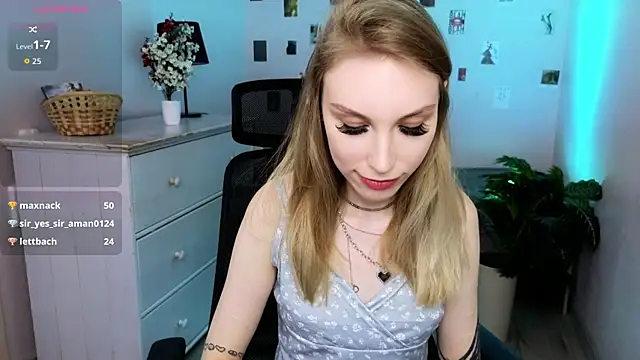 MilaDuales webcam