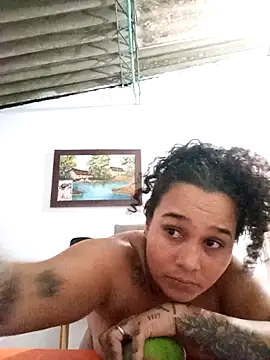 Dark_Honey_Duo webcam