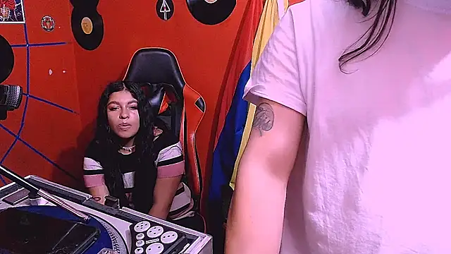 Loversonfire78 webcam