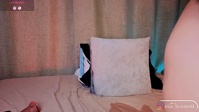 mia_bonneett webcam
