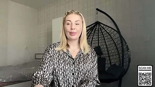Blondie_xoxoxo webcam