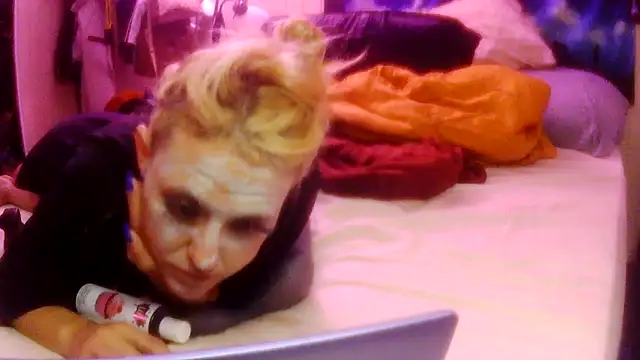 darnette_daisy webcam