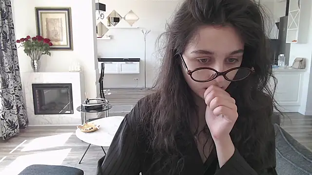 cute_lilia webcam