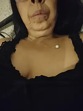 Webcam Model (NakedMILFx)  is live.Free join now!